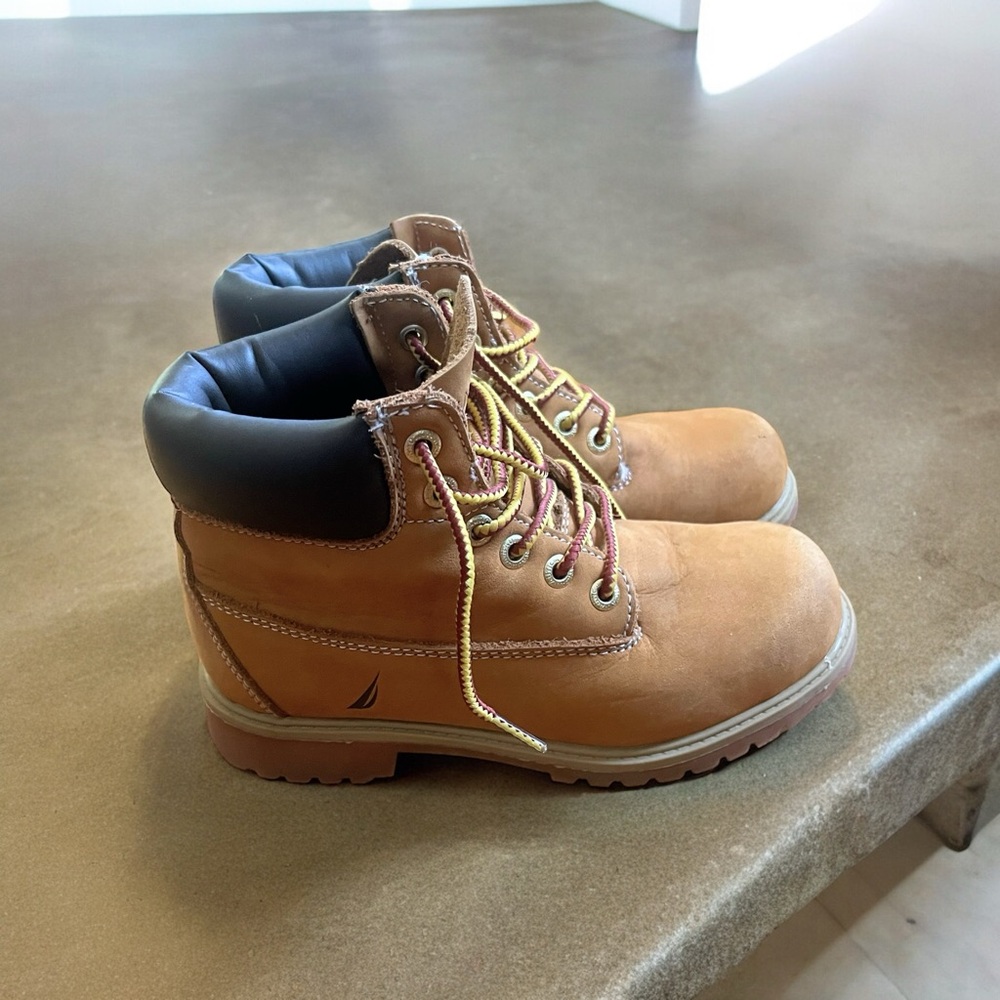 Boys Nautica work boots size 1. New without tags.
